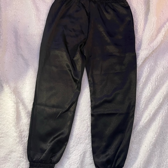 NWT Boohoo Black Satin Utility Jogger Small - Picture 5 of 6